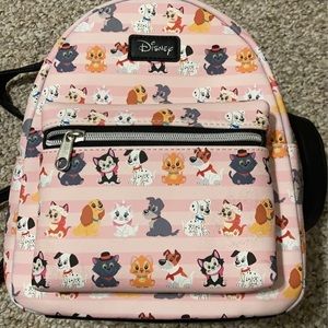 Loungely dogs and cats of Disney mini backpack
